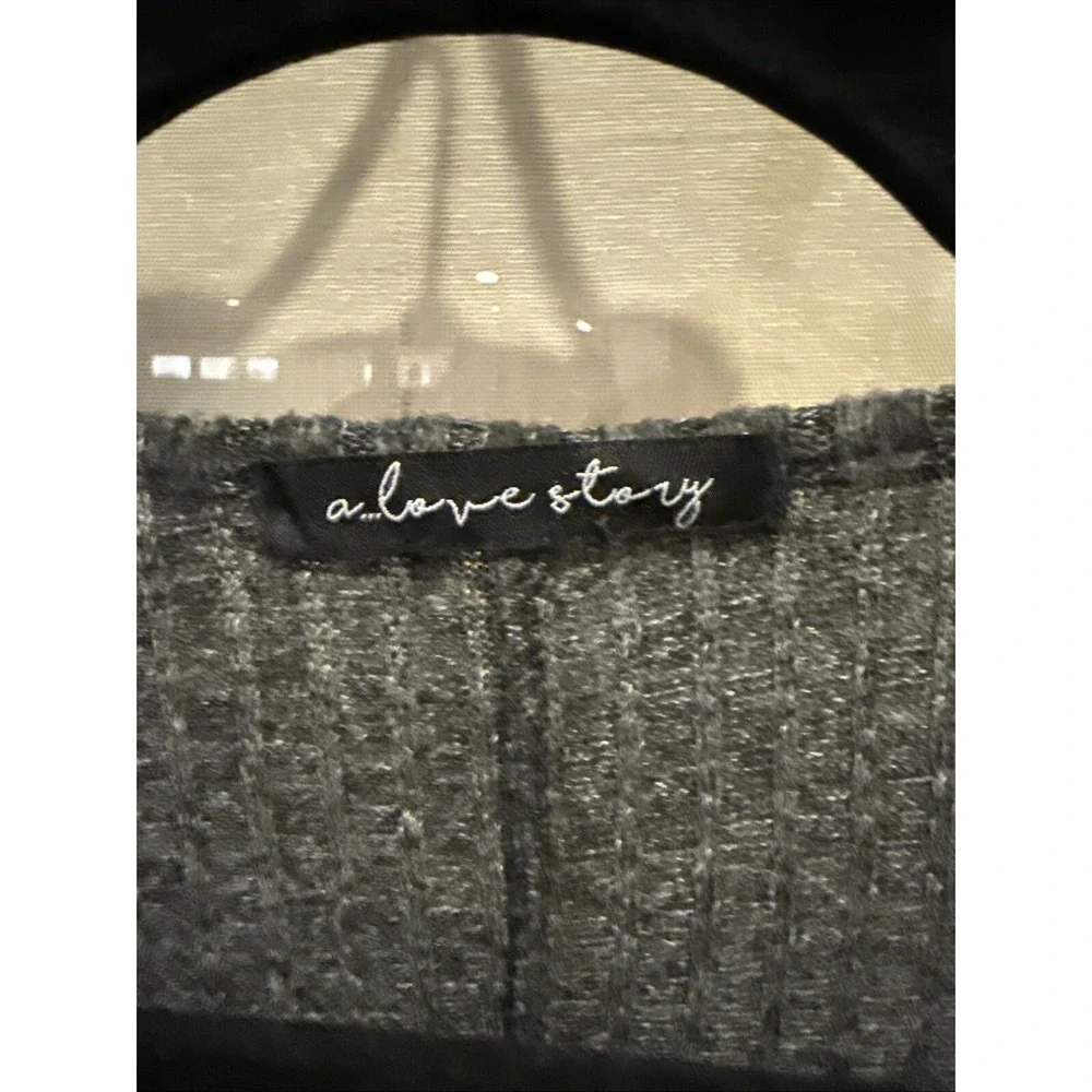 A Love Story Women's Grey Sweater Size XL Is All Right. We're Good. - Picture 2 of 11